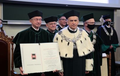 Doctor honoris causa of Kielce University of Technology conferred to Professor Michał Jacek Ciałkowski.