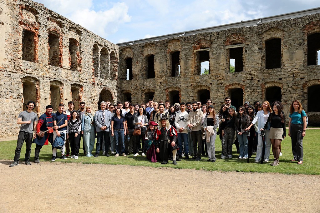Integration tour to the Krzyżtopór Castle in Ujazd